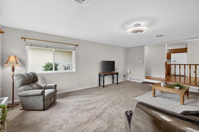 9509 Sara St, Elk Grove, CA 95624