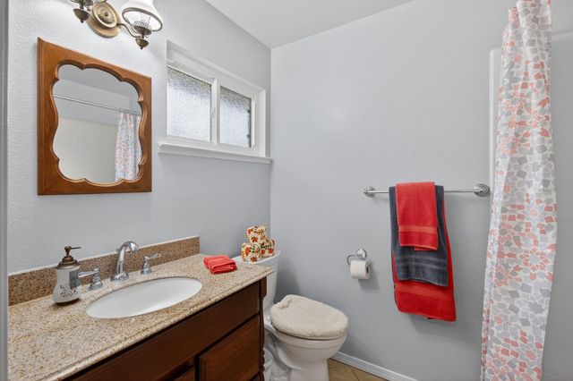 9509 Sara St, Elk Grove, CA 95624