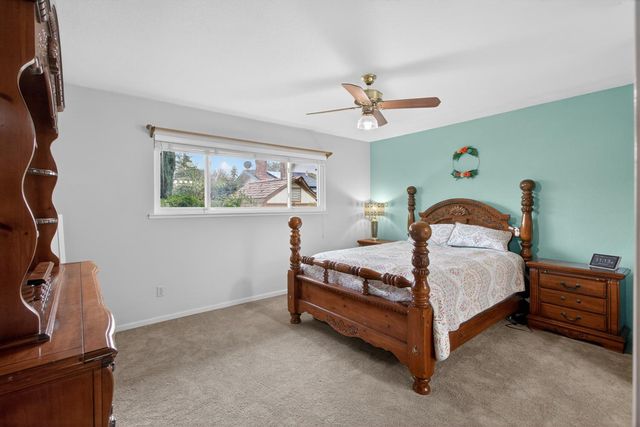 9509 Sara St, Elk Grove, CA 95624