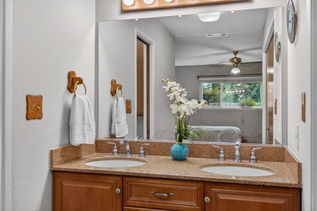 9509 Sara St, Elk Grove, CA 95624