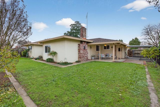 9509 Sara St, Elk Grove, CA 95624