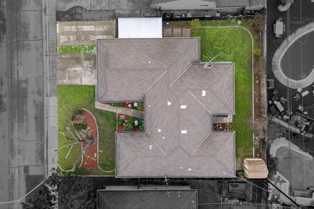 9509 Sara St, Elk Grove, CA 95624