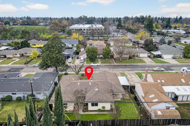 9509 Sara St, Elk Grove, CA 95624