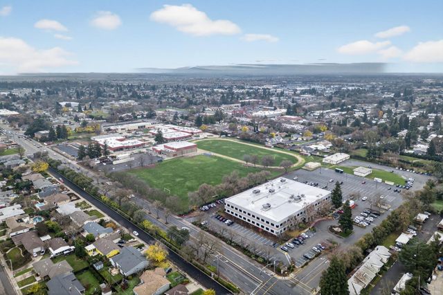 9509 Sara St, Elk Grove, CA 95624