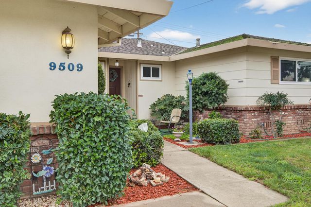 9509 Sara St, Elk Grove, CA 95624