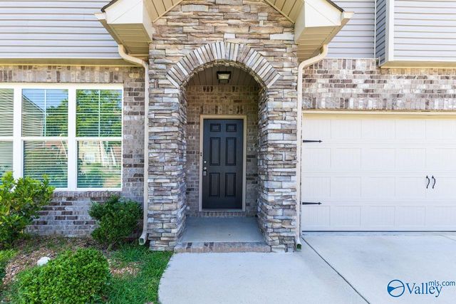 10301 Drymen Street SW, Huntsville, AL 35803
