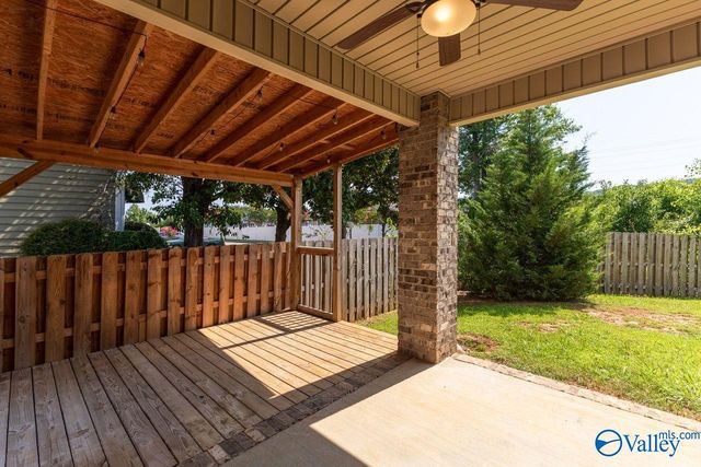 10301 Drymen Street SW, Huntsville, AL 35803