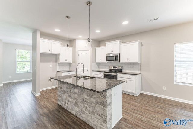 10301 Drymen Street SW, Huntsville, AL 35803