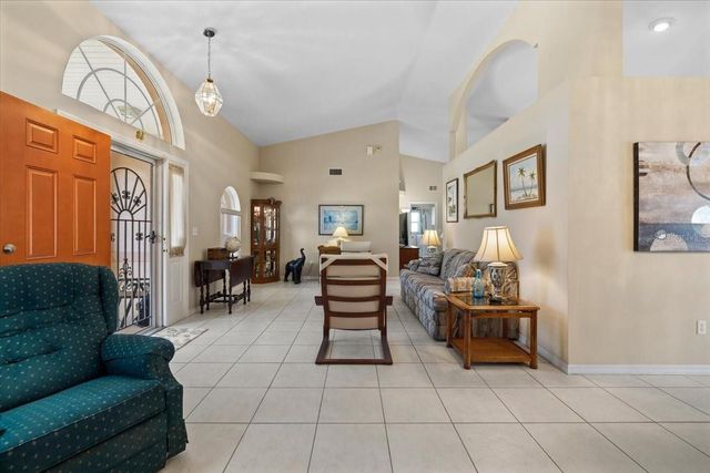 8 EAGLE PLACE, Palm Coast, FL 32164