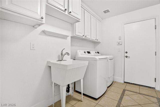 379 Autumn Hue Avenue, Las Vegas, NV 89123