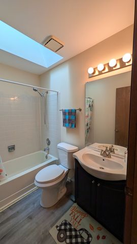150 Winchester Drive 150, Streamwood, IL 60107