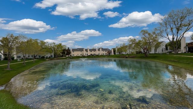 150 Winchester Drive 150, Streamwood, IL 60107