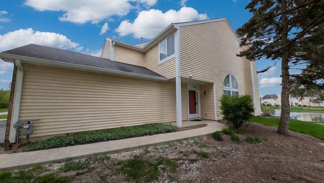 150 Winchester Drive 150, Streamwood, IL 60107