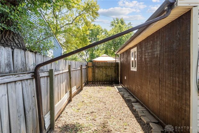 608 S Maple Avenue, Fairborn, OH 45324