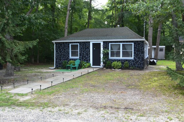 84 Lighthouse Drive, Waretown, NJ 08758