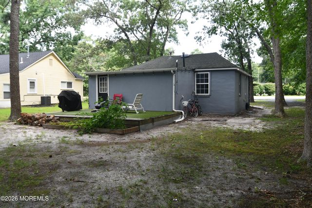 84 Lighthouse Drive, Waretown, NJ 08758