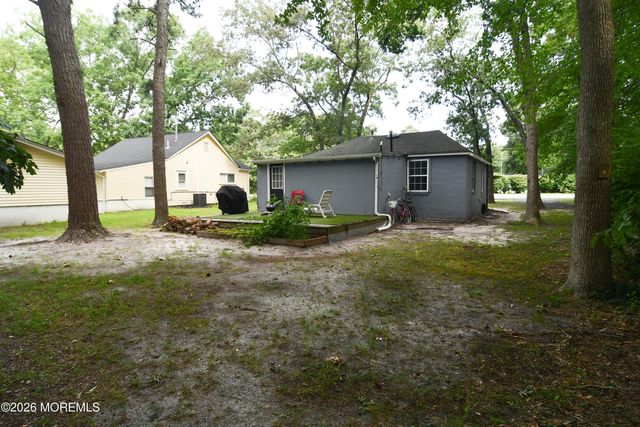84 Lighthouse Drive, Waretown, NJ 08758