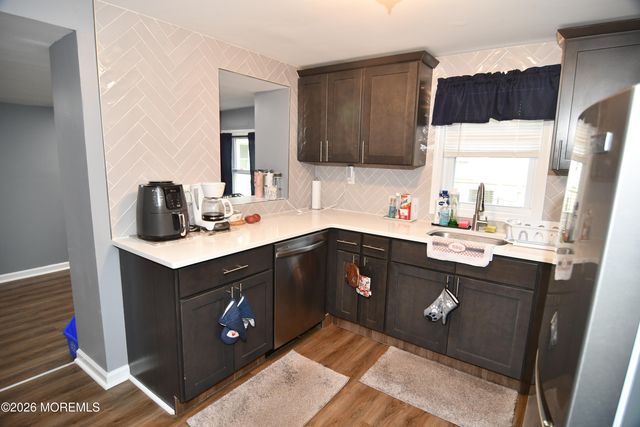 84 Lighthouse Drive, Waretown, NJ 08758
