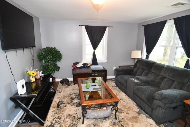 84 Lighthouse Drive, Waretown, NJ 08758