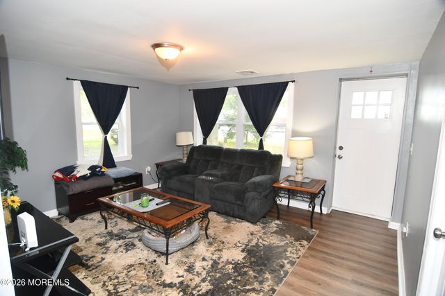 84 Lighthouse Drive, Waretown, NJ 08758