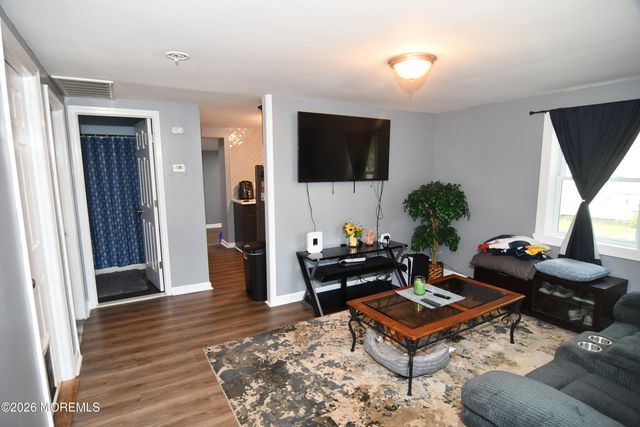 84 Lighthouse Drive, Waretown, NJ 08758