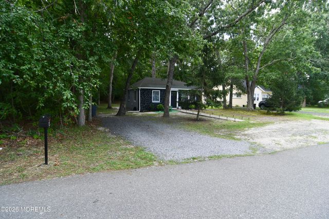 84 Lighthouse Drive, Waretown, NJ 08758