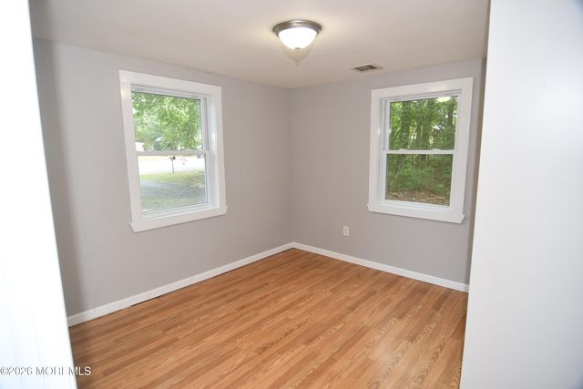84 Lighthouse Drive, Waretown, NJ 08758