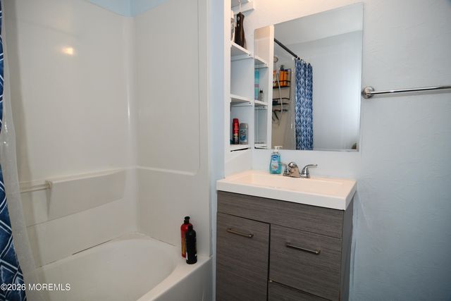 84 Lighthouse Drive, Waretown, NJ 08758