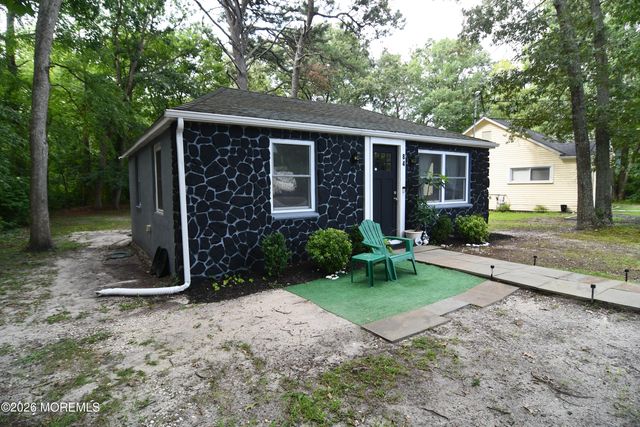 84 Lighthouse Drive, Waretown, NJ 08758