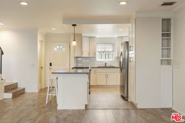 1837 11th Street 3, Santa Monica, CA 90404