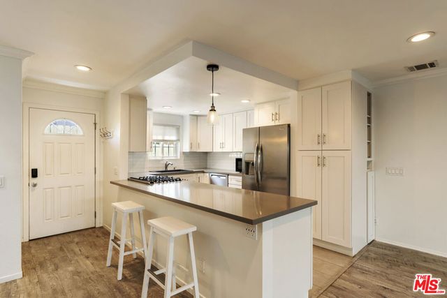 1837 11th Street 3, Santa Monica, CA 90404