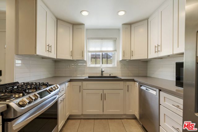 1837 11th Street 3, Santa Monica, CA 90404