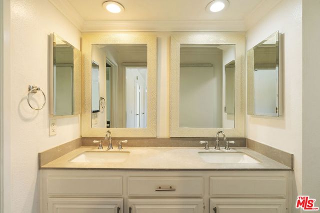 1837 11th Street 3, Santa Monica, CA 90404