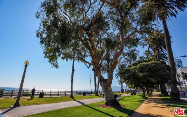 1837 11th Street 3, Santa Monica, CA 90404