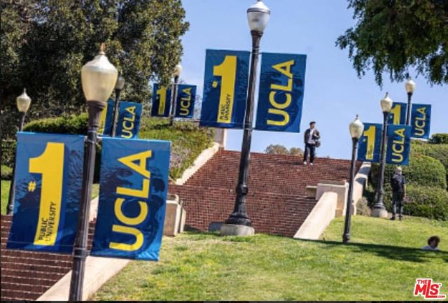 1837 11th Street 3, Santa Monica, CA 90404