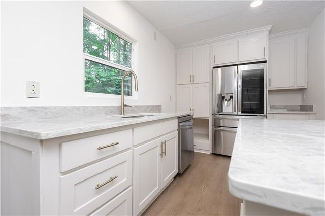 105 Stone Wood Lane, Lawrenceville, GA 30046