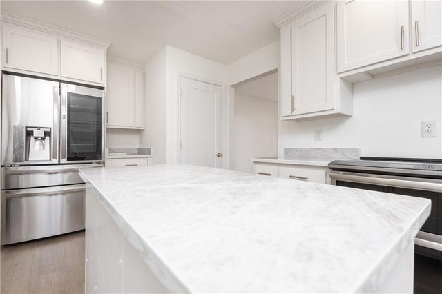 105 Stone Wood Lane, Lawrenceville, GA 30046