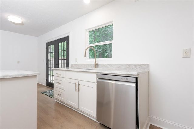 105 Stone Wood Lane, Lawrenceville, GA 30046