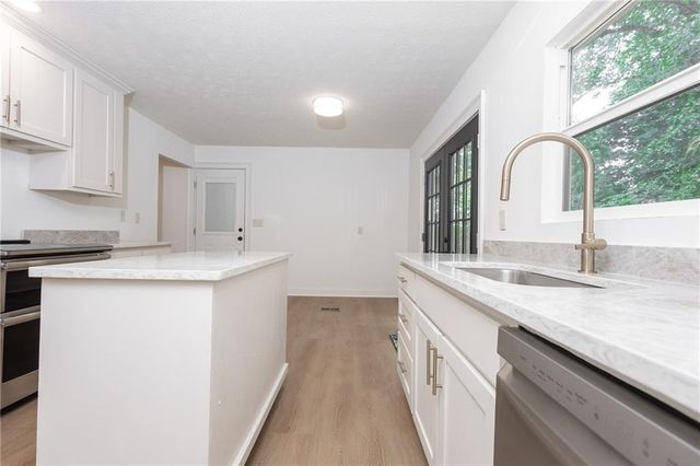 105 Stone Wood Lane, Lawrenceville, GA 30046