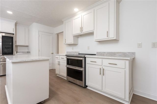 105 Stone Wood Lane, Lawrenceville, GA 30046