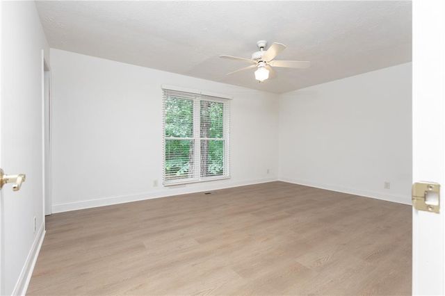 105 Stone Wood Lane, Lawrenceville, GA 30046