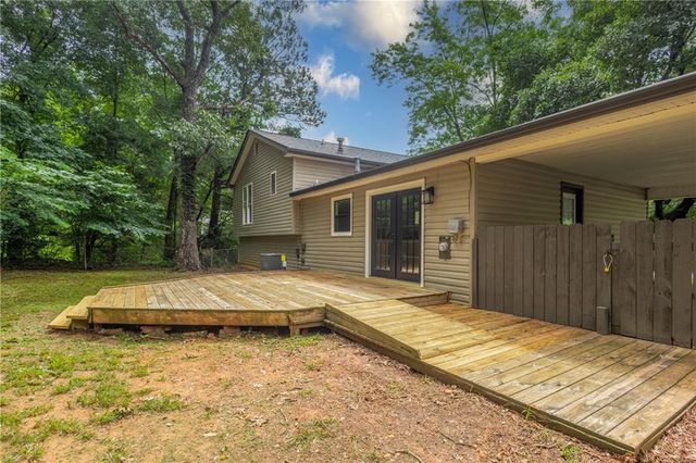 105 Stone Wood Lane, Lawrenceville, GA 30046