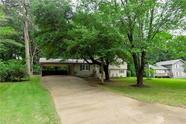 105 Stone Wood Lane, Lawrenceville, GA 30046