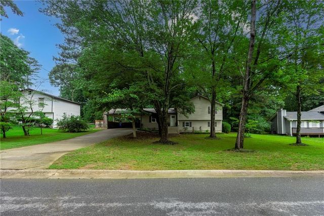 105 Stone Wood Lane, Lawrenceville, GA 30046