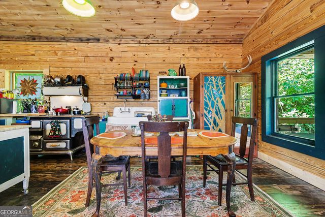 187 Fox Trot Road, Clayton, GA 30525
