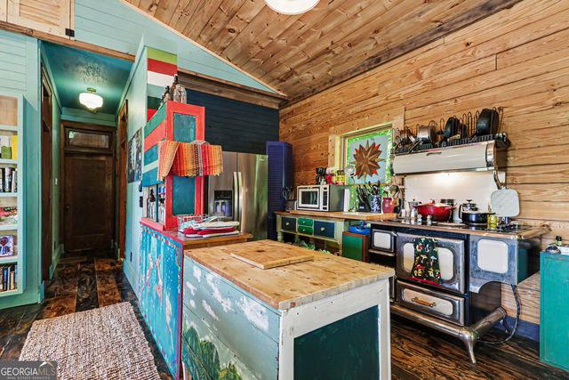 187 Fox Trot Road, Clayton, GA 30525