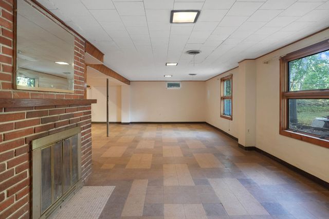 707 Lorraine Avenue, Waterloo, IA 50701