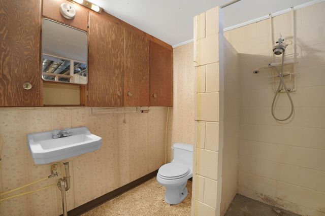 707 Lorraine Avenue, Waterloo, IA 50701