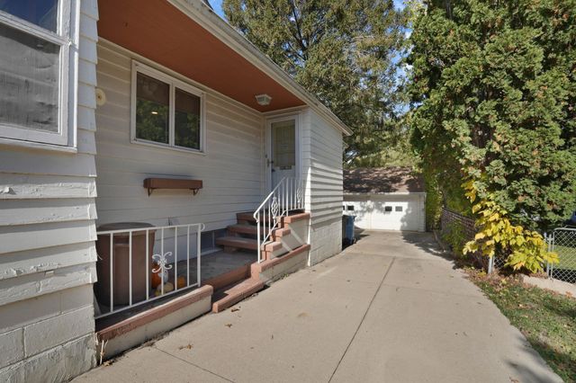 707 Lorraine Avenue, Waterloo, IA 50701