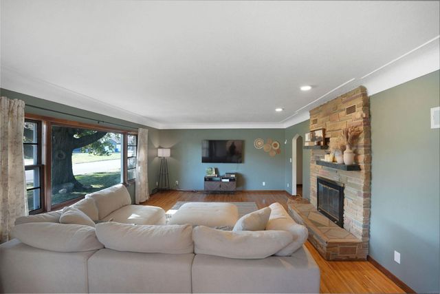 707 Lorraine Avenue, Waterloo, IA 50701